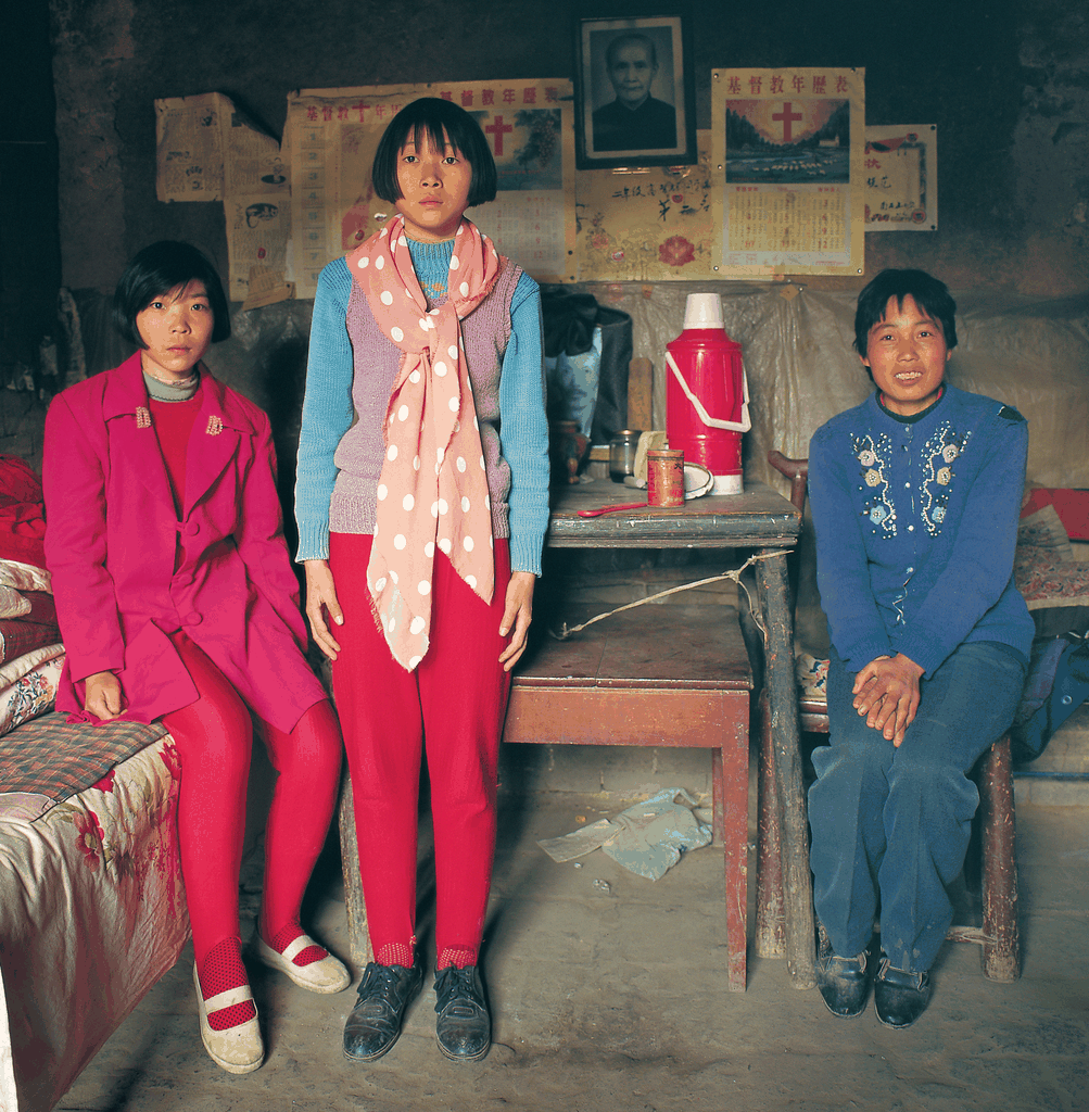 三位女性与家庭环境