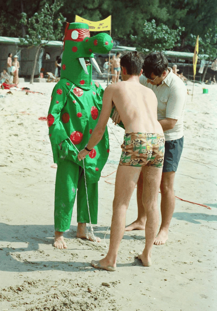 九零年代海滩上的趣味活动