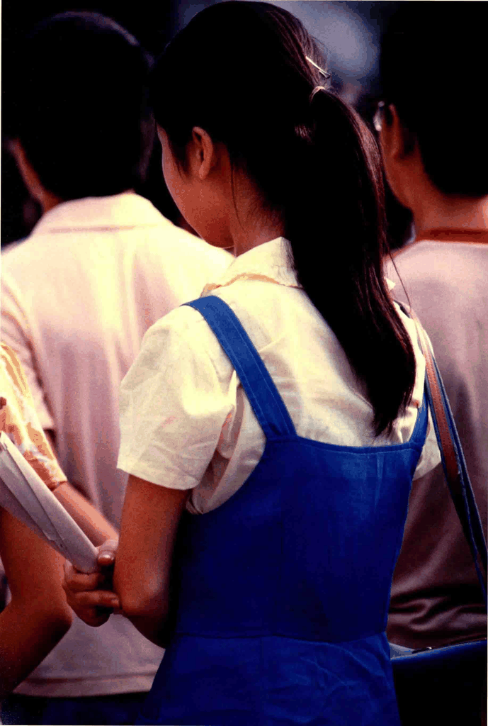 老照片中的背影