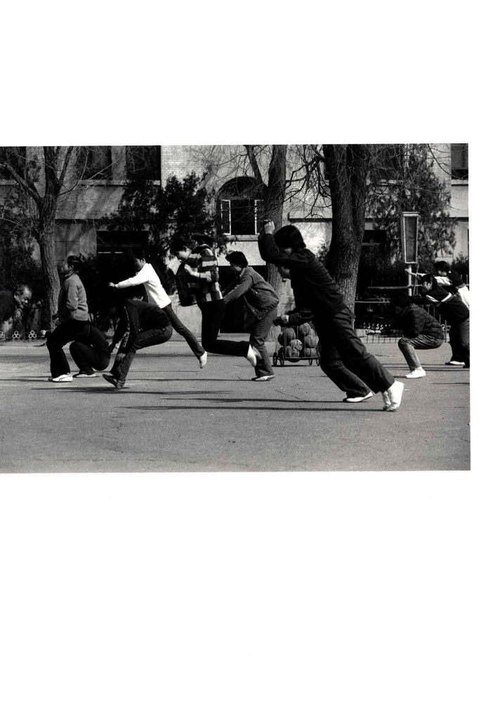 晨光里的武术练习